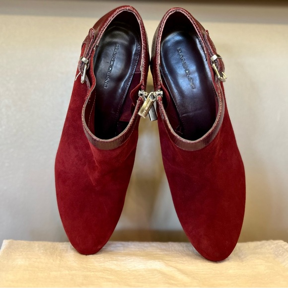 Bandolino Burgundy Suede Heels - Picture 4 of 8
